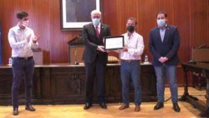 Por su jubilación Santos Ruiz y Miguel Márquez reciben homenaje del Ayto. de Manzanares