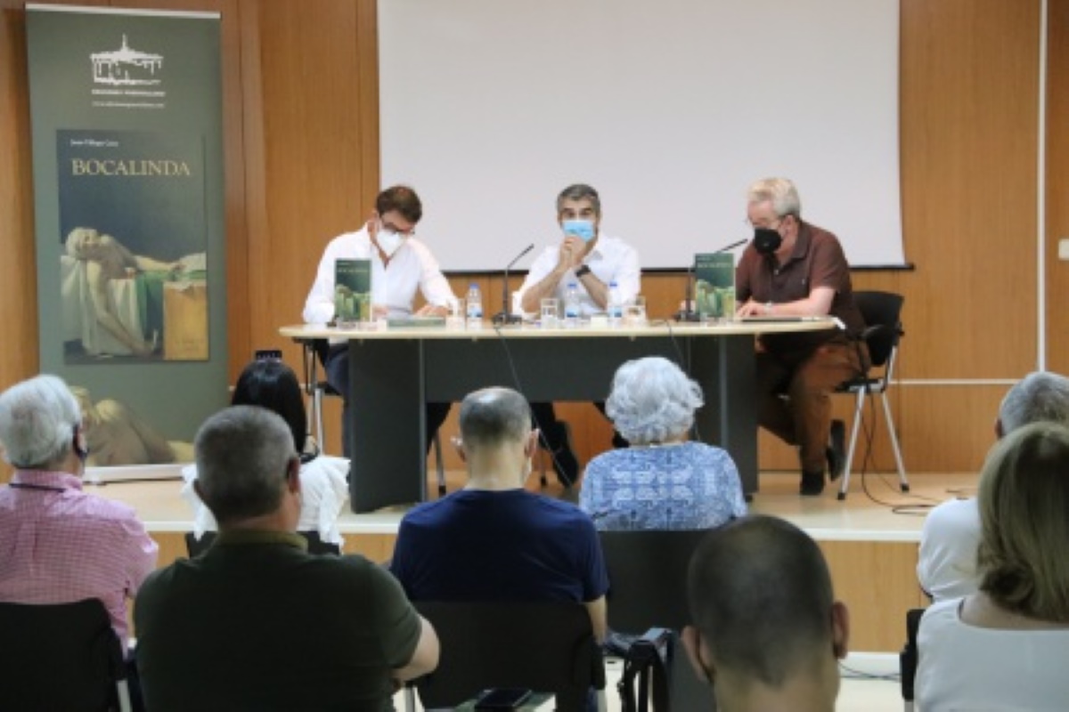 Presentada la novela ‘Bocalinda’ de Jesús Villegas en la Biblioteca Municipal de Manzanares