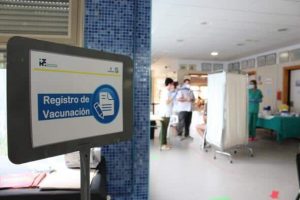 Se reducen los casos nuevos y los pacientes en UCI hospitalizados en las UCIs manchegas