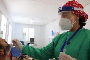 Desciende el número de pacientes con COVID-19 hospitalizados en cama convencional en Castilla-La Mancha