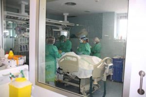 Se reducen los nuevos casos y permanece estable el número de hospitalizados por COVID-19 en Castilla-La Mancha