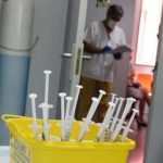 Se reducen los nuevos casos y sigue bajando el número de pacientes con COVID-19 hospitalizados en cama convencional en Castilla-La Mancha