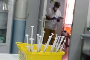 Se reducen los nuevos casos y sigue bajando el número de pacientes con COVID-19 hospitalizados en cama convencional en Castilla-La Mancha
