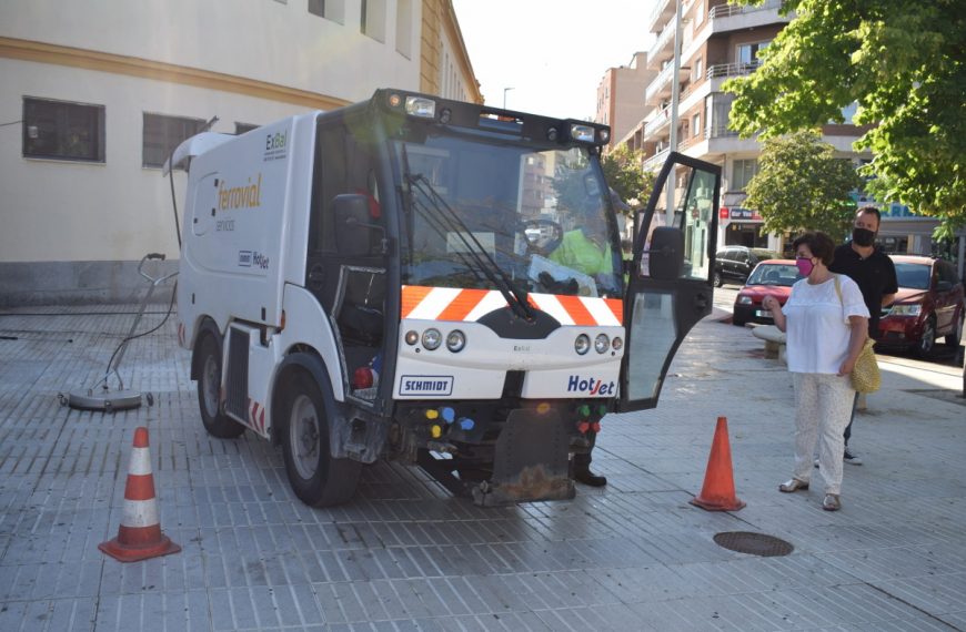 Operativo de limpieza intensiva en distintas zonas del centro de Puertollano