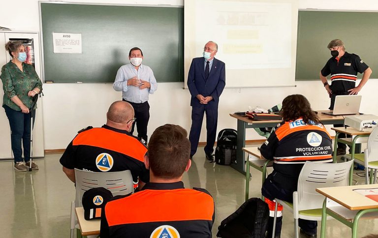 Un curso básico de comunicación de la Escuela de Protección Civil se realiza en Puertollano