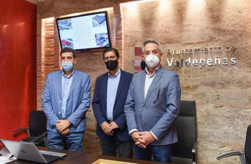 Valdepeñas instalará plantas fotovoltaicas en cuatro edificios municipales con una inversión de 923.000 euros