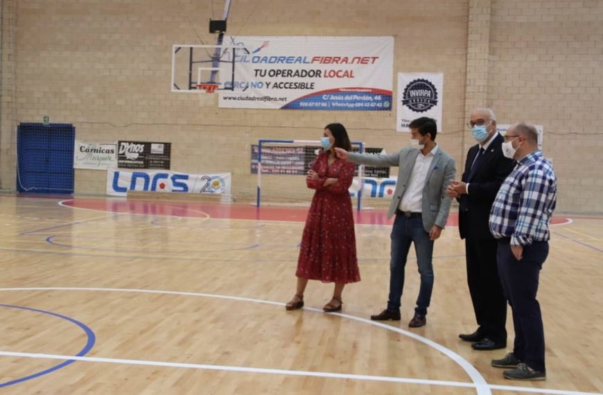 El Pabellón Antonio Caba de Manzanares ya cuenta con la nueva pista