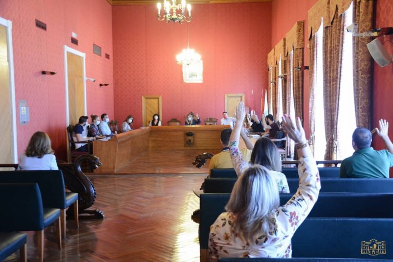 Aprobada la prórroga del contrato del Servicio Público y Urbano de Transporte de Viajeros en Tomelloso