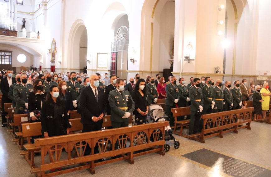Corporación municipal de Manzanares acompaña este 12 de octubre a la Guardia Civil en el día de su patrona