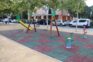 Rehabilitación del parque infantil del barrio del Nuevo Manzanares con una inversión cercana a 5.000 euros