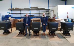 Distribución de tiendas de campaña para primeros auxilios y extendedoras de sal a 21 agrupaciones de Protección Civil