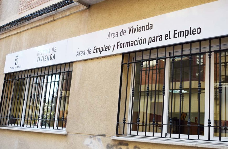 Puertollano contratará a 5 jóvenes para trabajar en los servicios sociales, turísticos y administrativos municipales