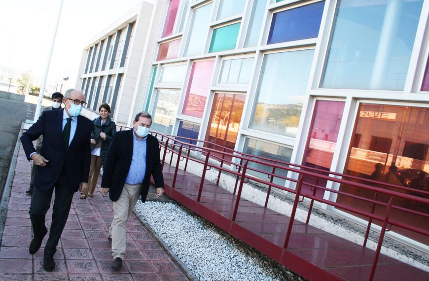 Convenio para el funcionamiento y mantenimiento del “Parque Empresarial Vicente Buendía” en el polígono La Nava de Puertollano