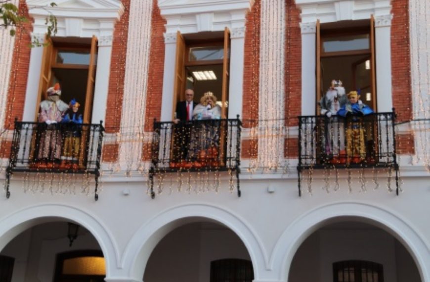 Vuelven las luces navideñas, la cabalga de Reyes y la alegría de fin de año a Manzanares