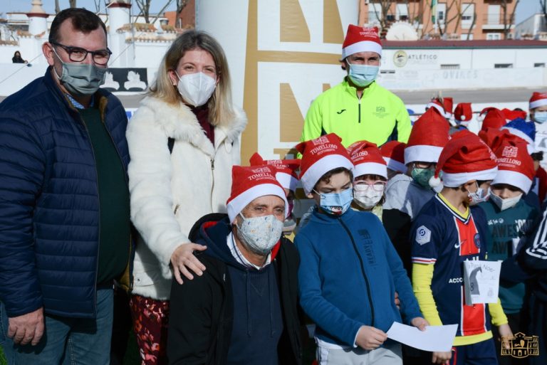 1.200 escolares de todos los colegios de Tomelloso participaron en la Carrera de Papá Noel