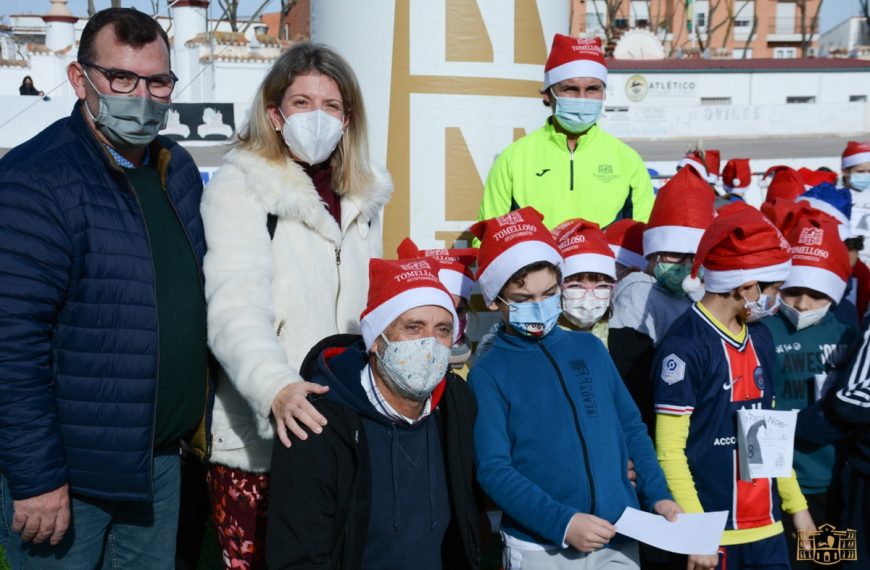 1.200 escolares de todos los colegios de Tomelloso participaron en la Carrera de Papá Noel