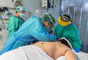 Desciende el número de personas ingresadas en UCI por Covid-19 en Castilla-La Mancha