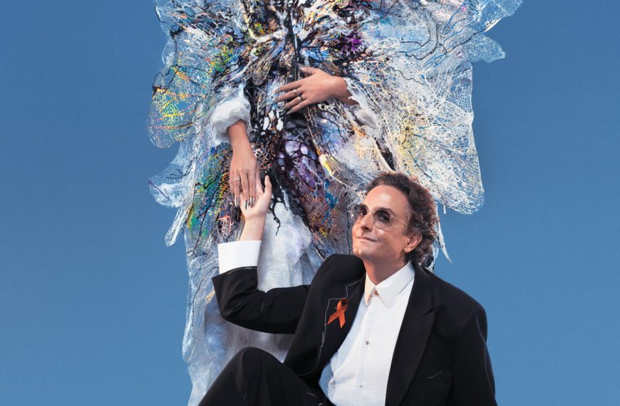 Cristina Pedroche vestida por Josie homenajea al genio manzanareño Manuel Piña en las campanadas de año nuevo de Antena 3