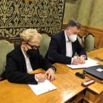 Convenio entre el ayuntamiento de Cuenca y la Asociación Española contra el Cáncer suscrito ayer