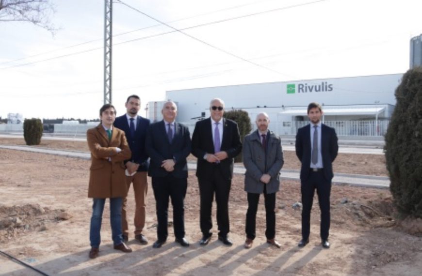 Carlos Marín presidente de FECIR ha visitado el nuevo polígono industrial del sector 5 de Manzanares