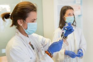 Castilla-La Mancha disminuye el número de casos y registra el menor número de ingresados en UCI por Covid en lo que llevamos de año