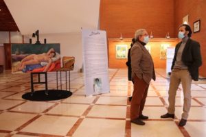 Exposición ‘Pedazos de una vida’ con 27 obras de Rosa San Agustín Maíllo en el hall del Gran Teatro de Manzanares