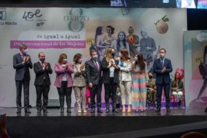 El Centro de la Mujer de Manzanares recibió en Talavera de la Reina el premio a las buenas prácticas en igualdad de género y contra la violencia machista