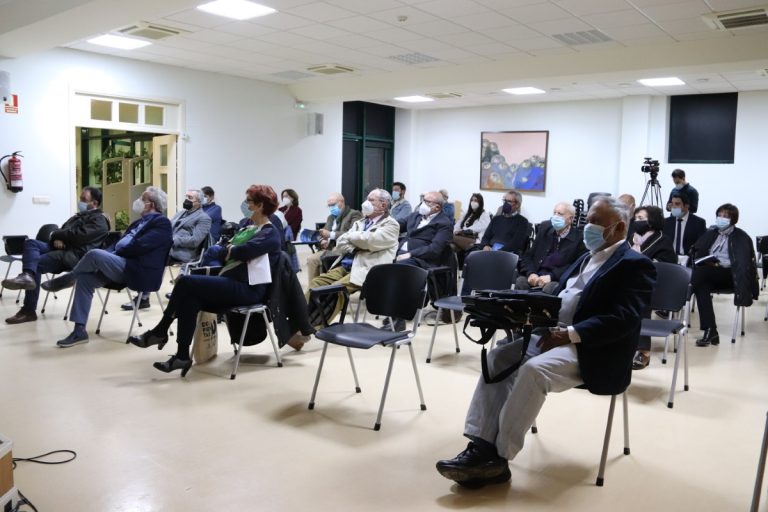 Presentada la  revista ‘Raíz y Rama’ que en su último número rinde homenaje a la isla de La Palma