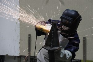 II edición de “Vives Aprende” de Acción contra el Hambre en Manzanares para formarse en soldadura