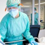 Castilla-La Mancha disminuye los pacientes covid ingresados en UCI, mientras aumentan los hospitalizados en cama convencional tras la Semana Santa