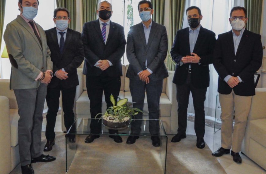 La dirección de FECIR se ha reunido hoy en el Palacio Provincial con el presidente provincial, José Manuel Caballero