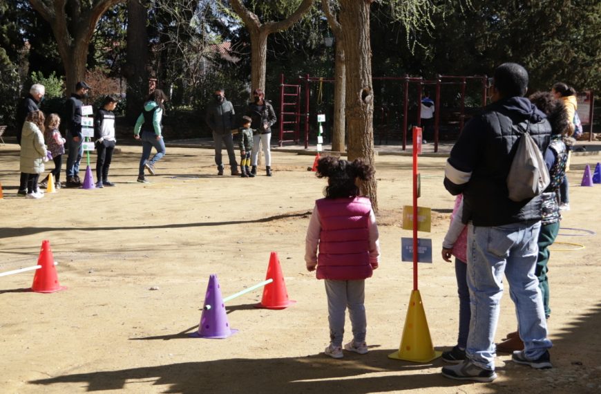 Taller de macetohuertos para familias con niños de entre 4 y 12 años se celebró en Manzanares