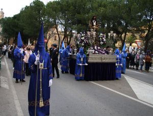 La devoción se ha hecho sentir al paso de las procesiones de Miércoles Santo en Puertollano