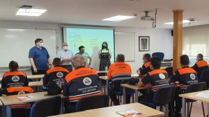 El personal voluntario de Protección Civil se forma en técnicas de apoyo psicológico, logística sanitaria en emergencias y riesgo eléctrico