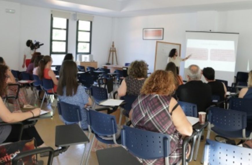 2 sesiones sobre el abordaje de la violencia de género en la adolescencia en el centro social del Nuevo Manzanares