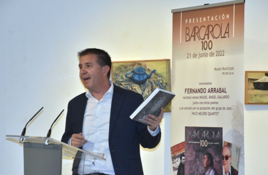 Cabañero en la presentación del número 100 de Barcarola “lo que no se divulga, no existe y, por tanto, no crece”