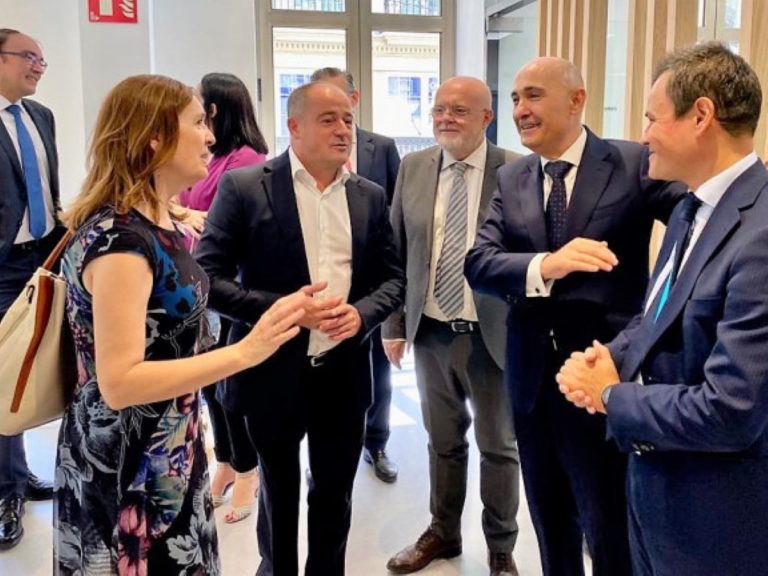 Abre la primera oficina Store Negocios de Caixabank en la ciudad de Albacete