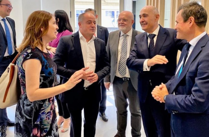 Abre la primera oficina Store Negocios de Caixabank en la ciudad de Albacete