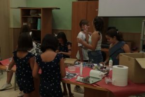 Los niños y niñas de Manzanares disfrutan del taller ‘Body art’ en la Casa de la Juventud de Manzanares