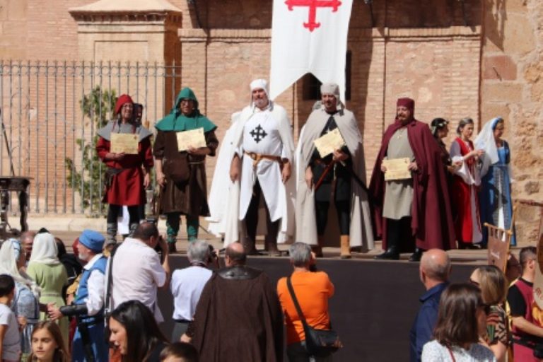 Concurrida elección de los nuevos alcaldes medievales Benito Mora y Gabi Márquez en las Jornadas Medievales 2022 de Manzanares