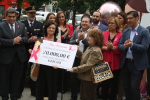 En España el número de muertes por cáncer de mama fue de 6606, cerca del 17% de todos los fallecimientos por cáncer en la mujer en nuestro país, y el 3,3 % del total de muertes en las mujeres