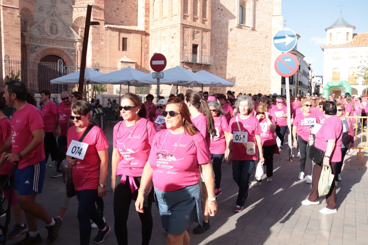 Unas 400 personas participaron el pasado sábado en la tradicional marcha rosa de la AECC en Manzanares por el Día Internacional de la Lucha contra el Cáncer de Mama