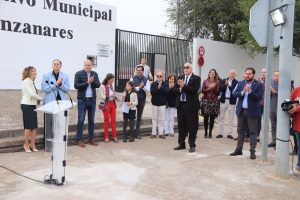 Salvador Fernández-Pacheco es el nombre que ahora lleva la calle en donde se sitúa el polideportivo municipal de Manzanares