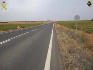 Investigan a un conductor por atropellar a un trabajador que participaba en las obras en CM-3109 en La Solana