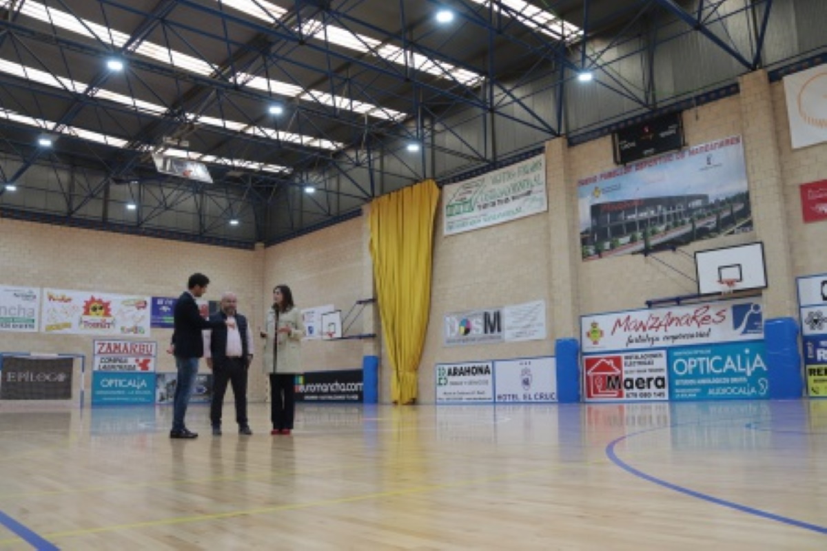 Nuevo sistema de iluminación en el pabellón ‘Antonio Caba’ de Manzanares con mejores prestaciones y mayor ahorro energético