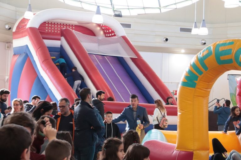 La feria infantil “Diverinfancia”  inaugurada ayer en Manzanares conmemora el V centenario de la primera vuelta al mundo de ElCano y Magallanes