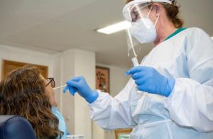 Castilla-La Mancha registró 404 casos por infección de COVID del 26 de diciembre al 1 de enero en personas mayores de 60 años