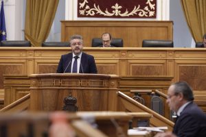 UCI, resonancia, aparcamiento y centro de salud, demandas del PP para el hospital de Manzanares