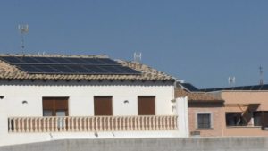 Modificada la ordenanza del IBI en Manzanares para rebajarlo en un 40% durante 3 años a quienes utilicen placas solares en sus domicilios