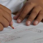 240 becas para alumnado de infantil y primaria y 12.000 € en ayudas para compra de libros de texto y material escolar en Manzanares